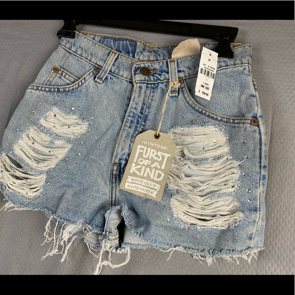 Distressed shorts size XS, embellished, NWT, SKU B5 - Picture 5 of 5